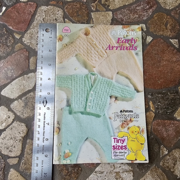 Vintage Patons Fairytale Early Arrivals Knitting Pattern Book, Preowned - Picture 8 of 9